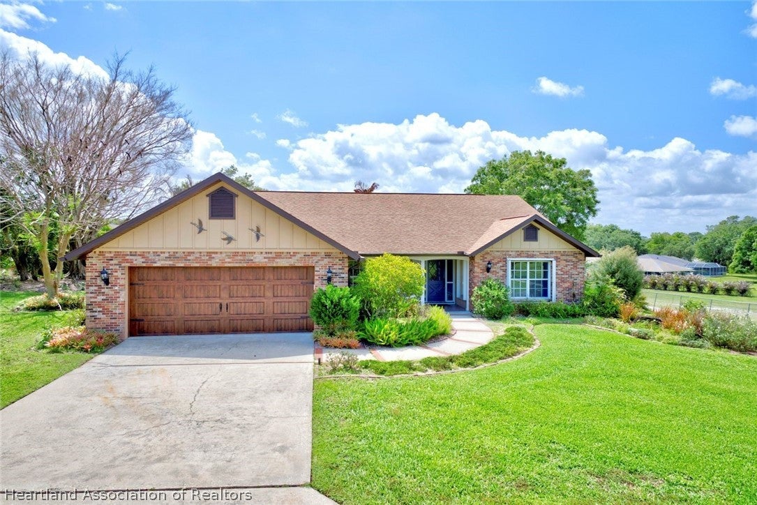 14 Wintergreen Trl, Lake Placid, FL 33852