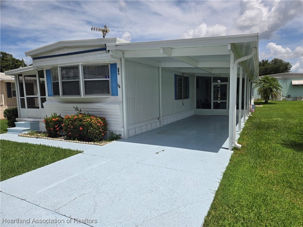 19 Armadillo Trl, Lake Placid, FL 33852