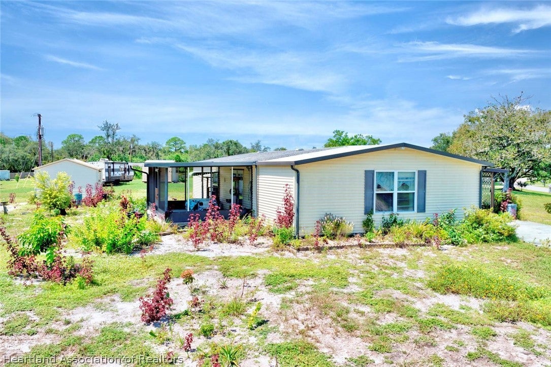 255 Hickory Ridge Dr, Sebring, FL 33876