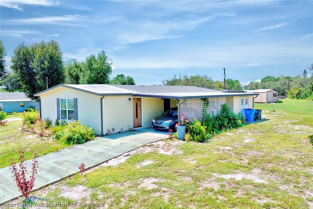 255 Hickory Ridge Dr, Sebring, FL 33876 photo