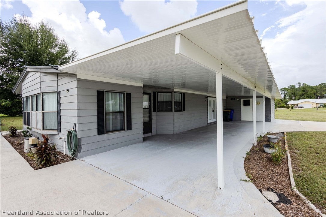 413 Hickory Ridge Dr, Sebring, FL 33876 photo