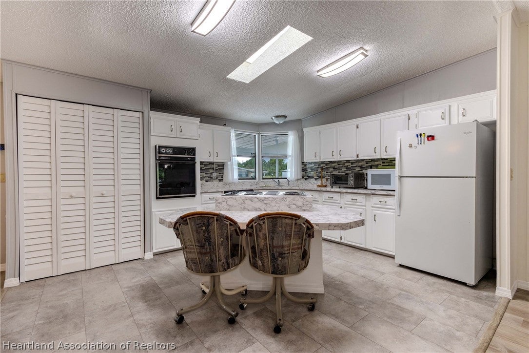 413 Hickory Ridge Dr, Sebring, FL 33876 photo