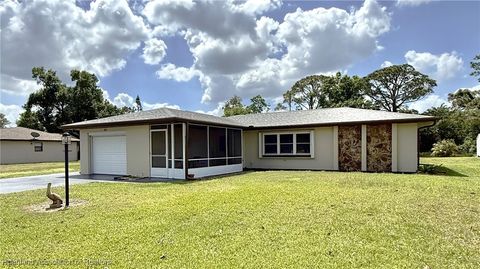 Single Family Residence in Sebring FL 301 N Egret Street.jpg