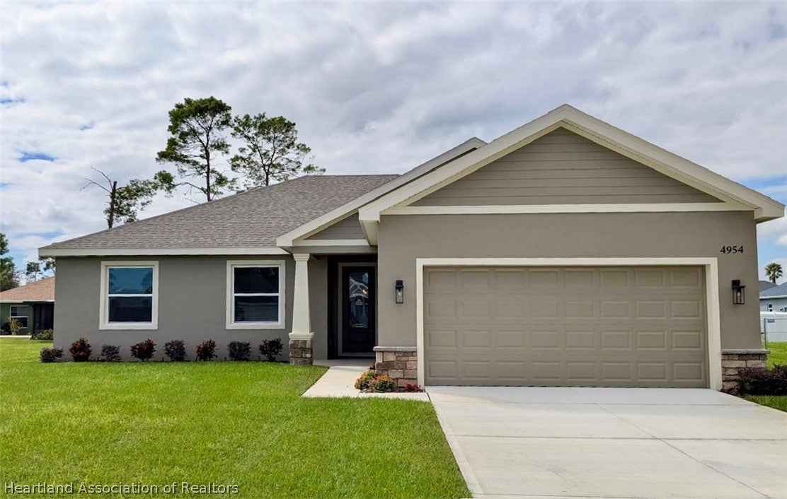 4439 Romano St, Sebring, FL 33872