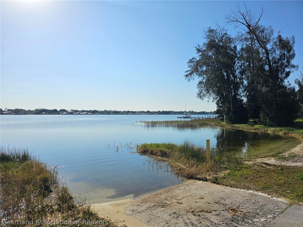 30 Beachfront Ln, Lake Placid, FL 33852 photo