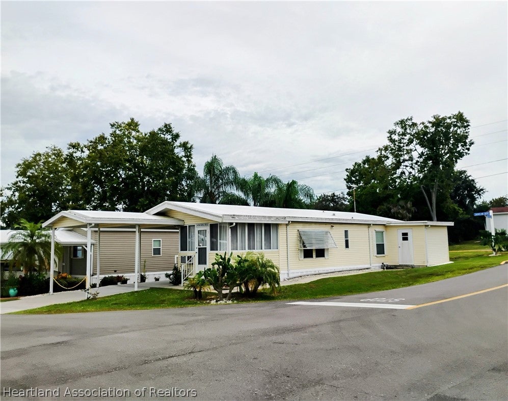 54 Oak Ridge Cir, Lake Placid, FL 33852