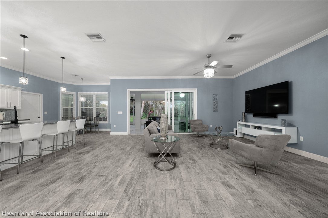 6008 Lake Regency Ln, Sebring, FL 33875 photo
