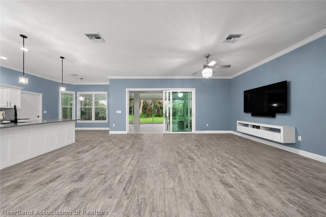 6008 Lake Regency Ln, Sebring, FL 33875 photo