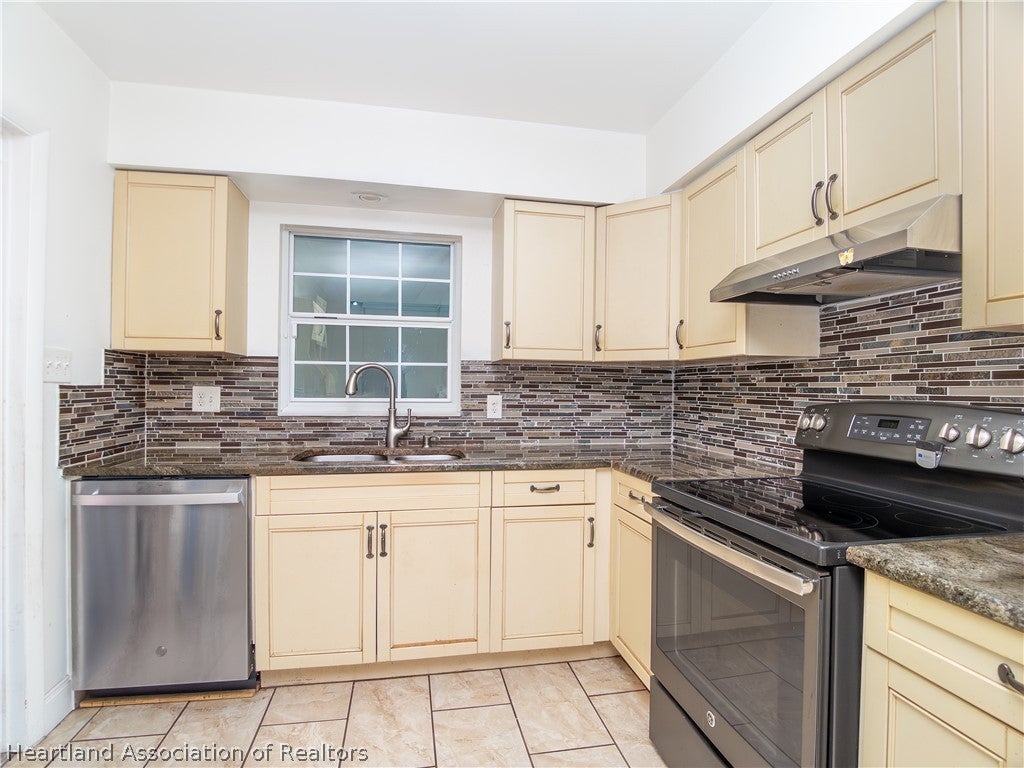 6041 Arbuckle Creek Rd, Sebring, FL 33870 photo