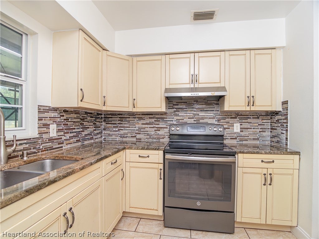 6041 Arbuckle Creek Rd, Sebring, FL 33870 photo