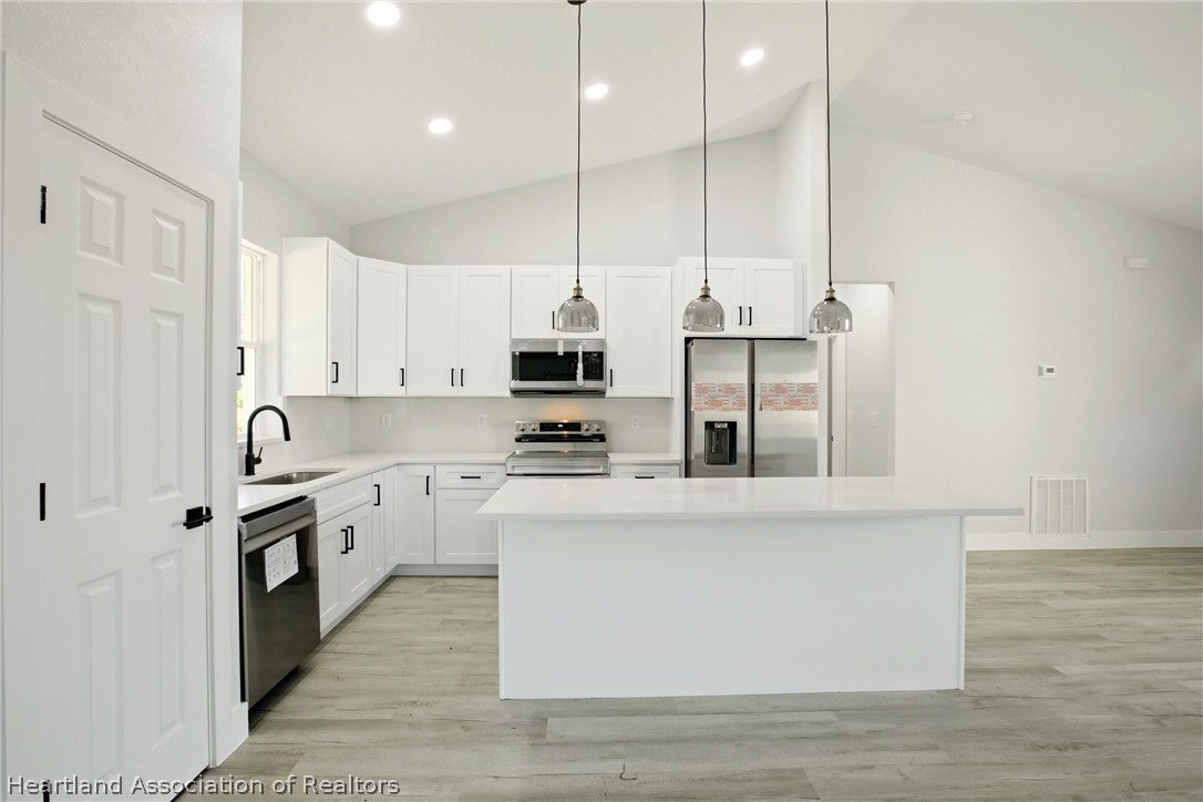 1313 Blue Heron Dr, Sebring, FL 33876 photo