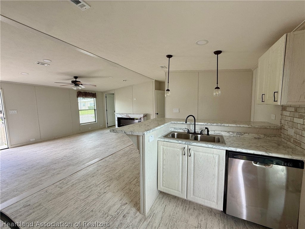 125 S Winter Circle Rd, Avon Park, FL 33825 photo