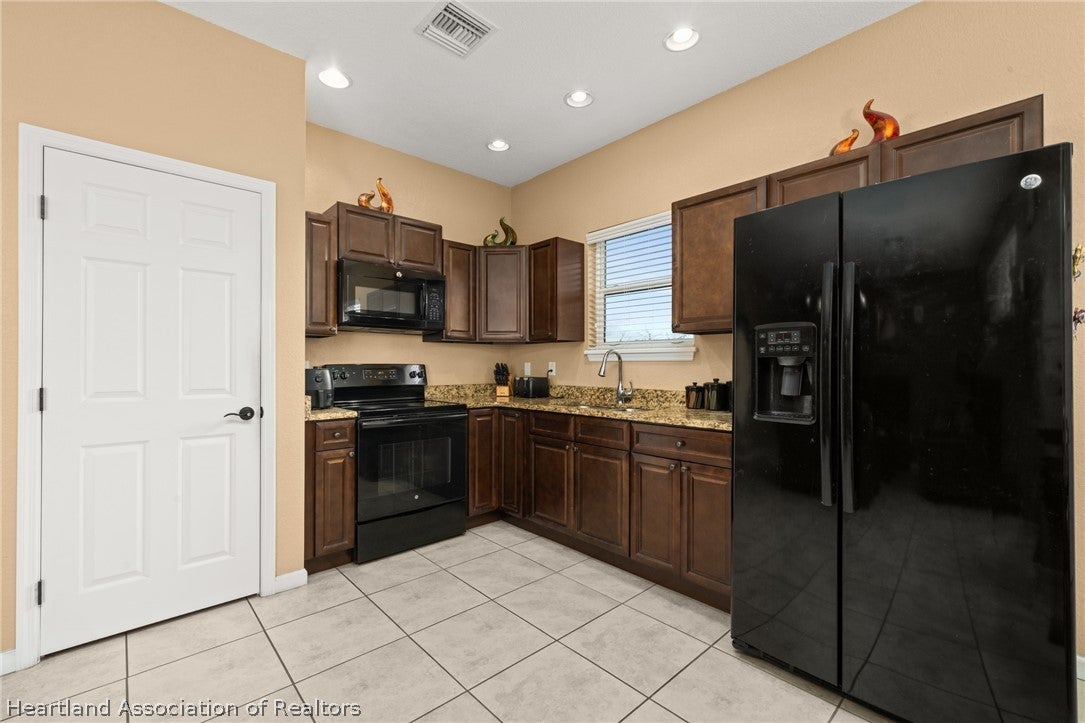 1155 Marabella Rd, Lake Placid, FL 33852 photo