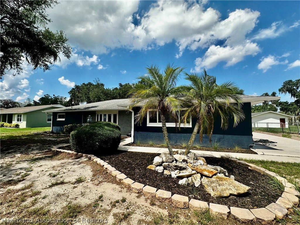 1242 Driscoll Dr, Lake Placid, FL 33852 photo