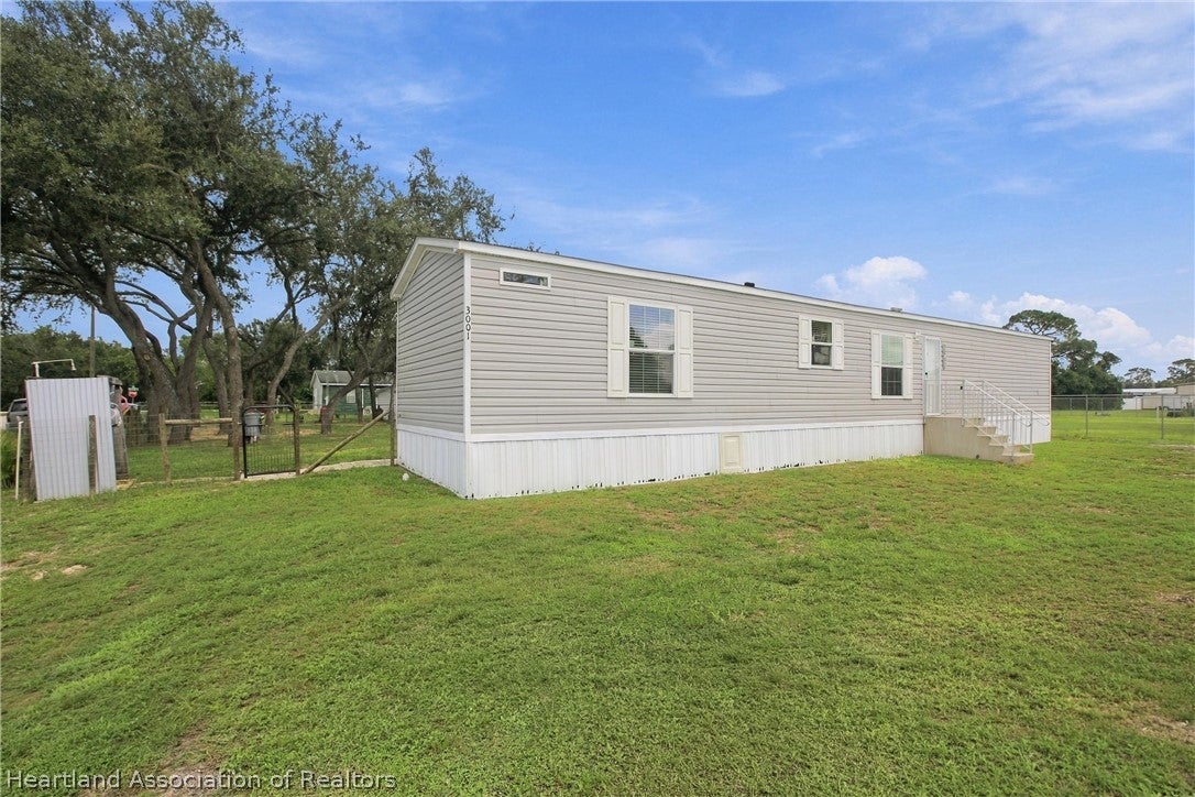 3001 Holiday Beach Dr, Avon Park, FL 33825 photo