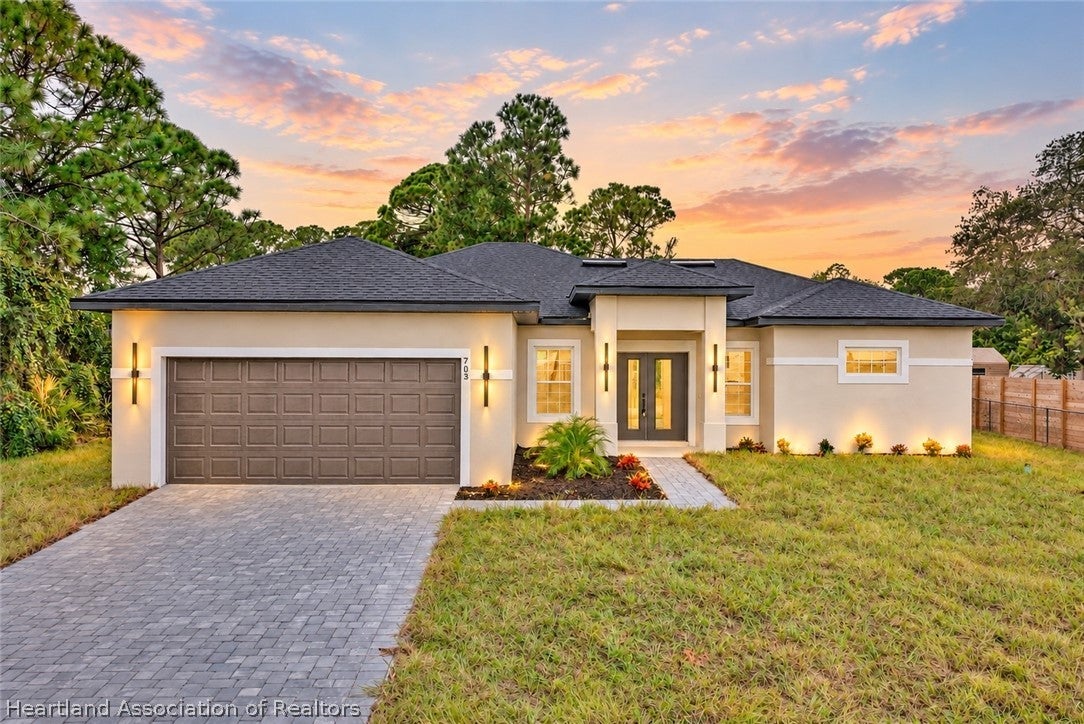 703 Citroen Dr, Sebring, FL 33872