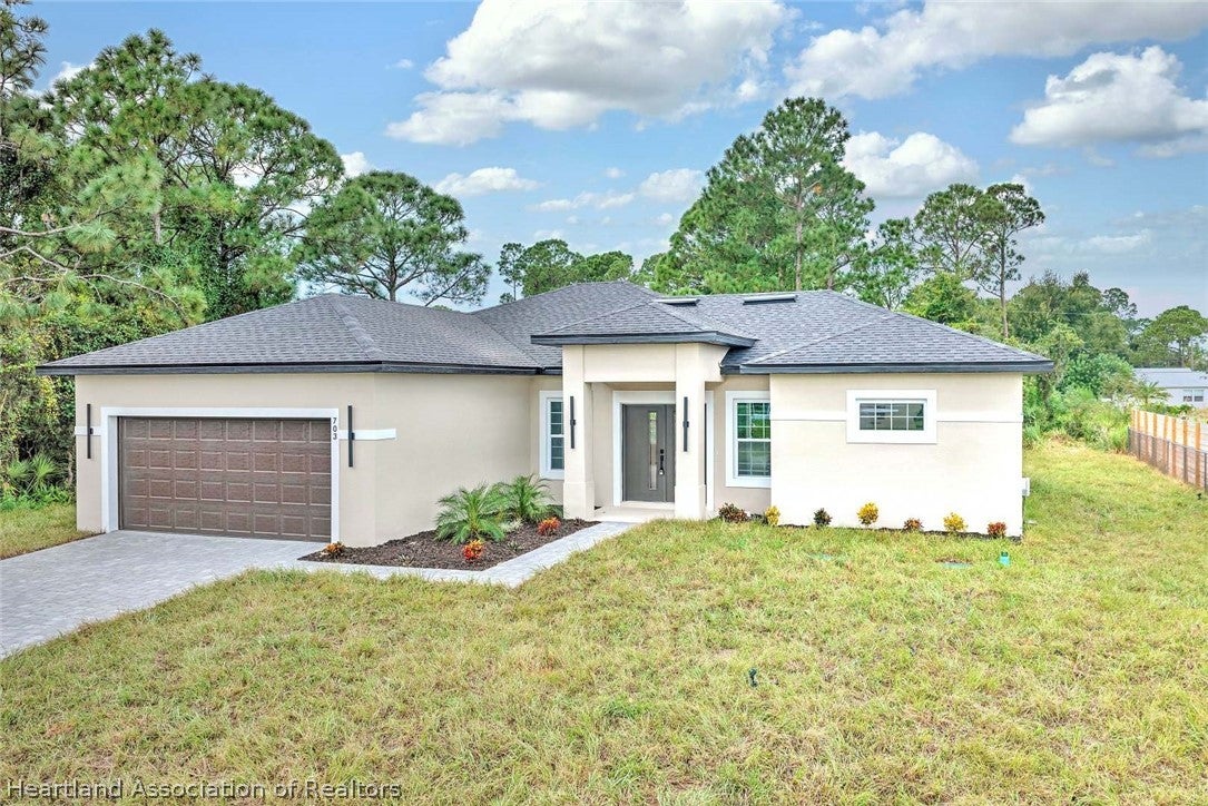 703 Citroen Dr, Sebring, FL 33872 photo