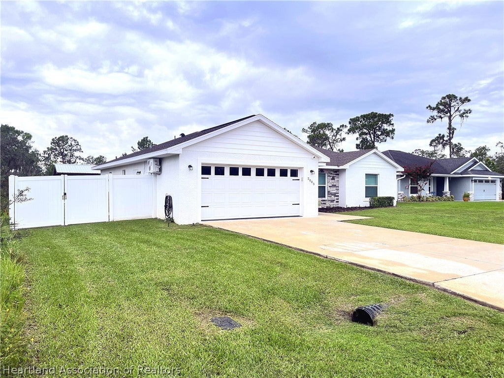 2005 Gardenia Ave, Sebring, FL 33875 photo