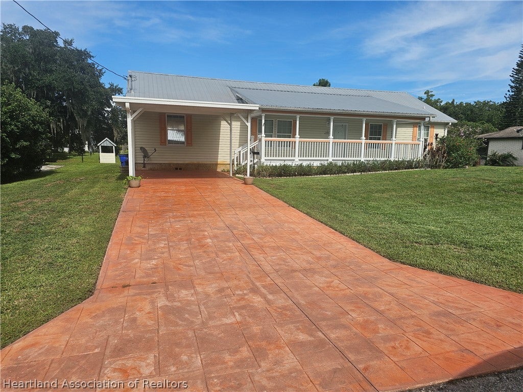 1400 Oak Ridge Dr, Lorida, FL 33857
