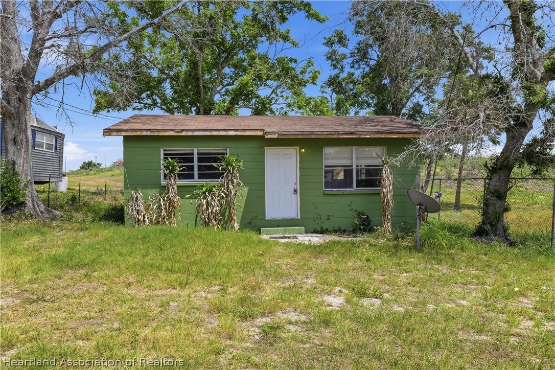 4610 Weeping Willow Ave, Sebring, FL 33870 photo