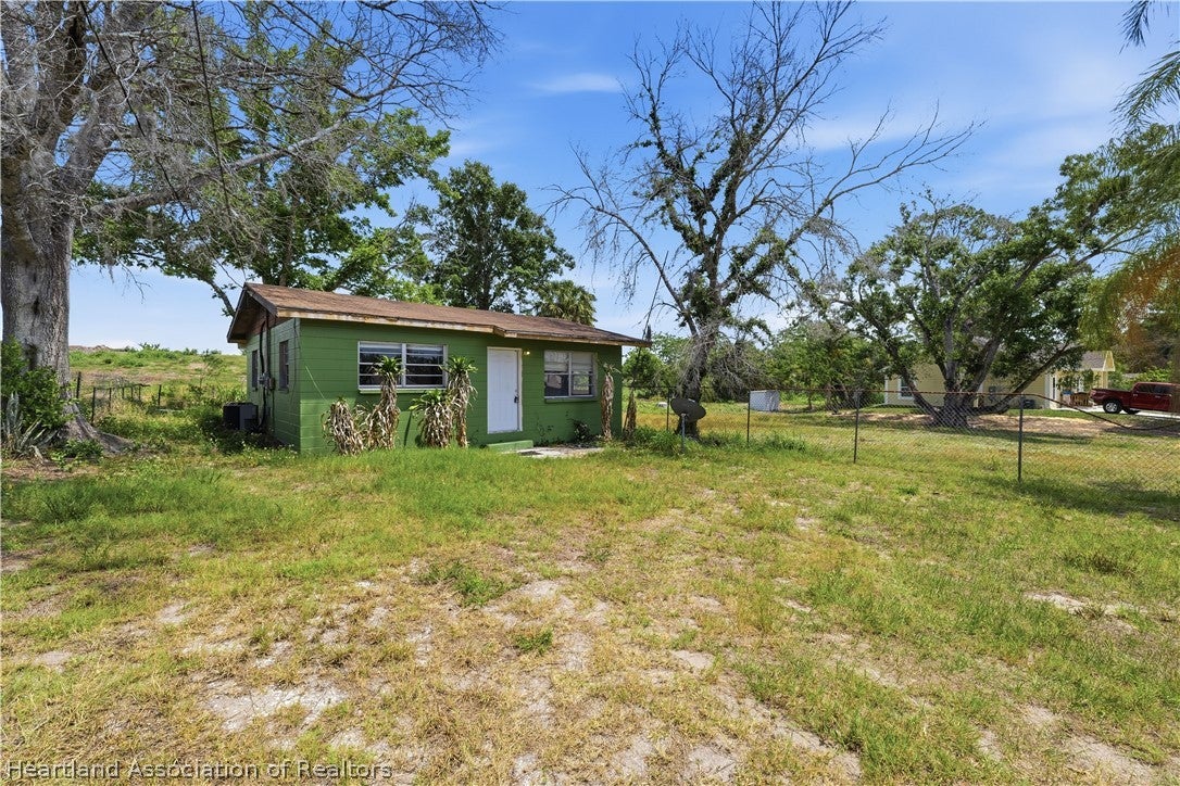 4610 Weeping Willow Ave, Sebring, FL 33870 photo