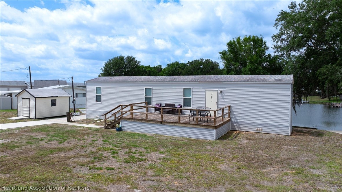 9 E Palm Cir, Lake Placid, FL 33852 photo