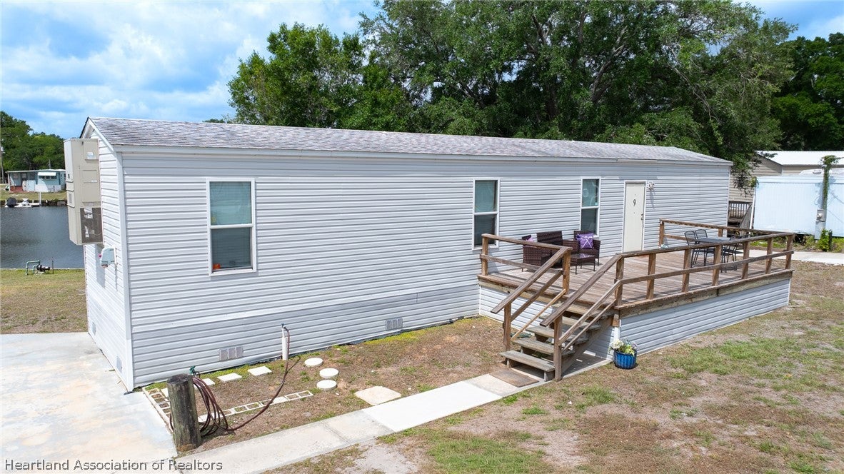 9 E Palm Cir, Lake Placid, FL 33852 photo
