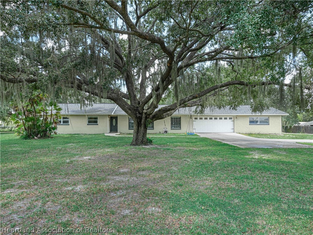 2120 Lake Josephine Dr, Sebring, FL 33875 photo
