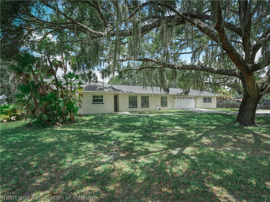 2120 Lake Josephine Dr, Sebring, FL 33875 photo