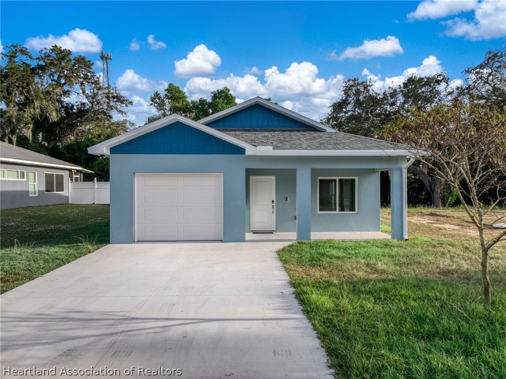 325 Hemlock Ave, Sebring, FL 33870