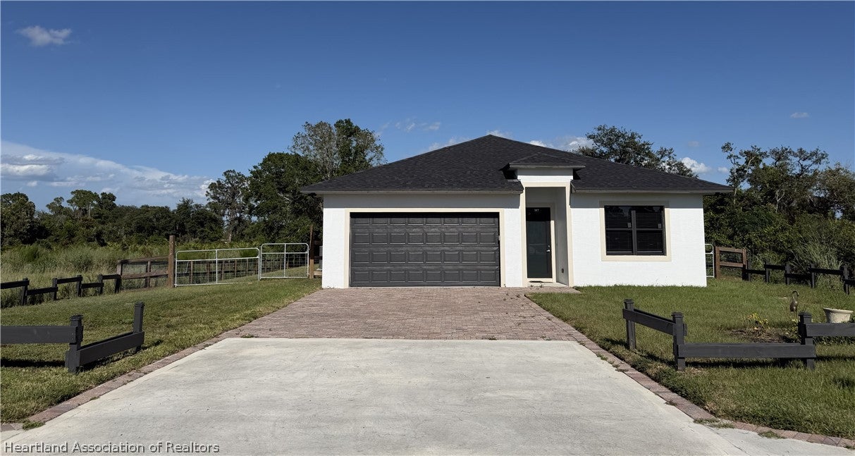 107 Marshall Ave, Lake Placid, FL 33852