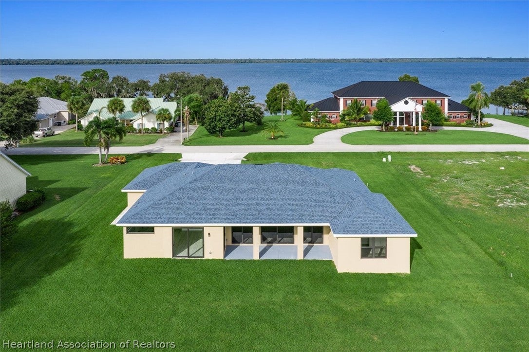 733 Sunset Pointe Dr, Lake Placid, FL 33852 photo