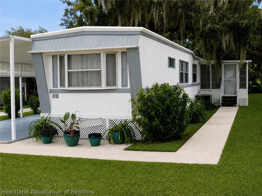 110 Shrimp Ave, Lorida, FL 33857