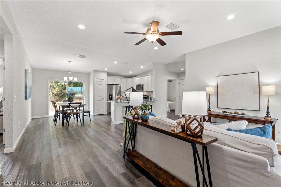 233 N Walker Rd, Avon Park, FL 33875 photo