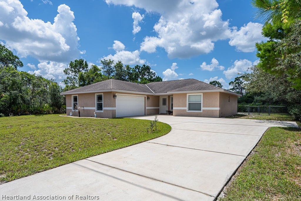 308 Cardinal Ave, Sebring, FL 33870
