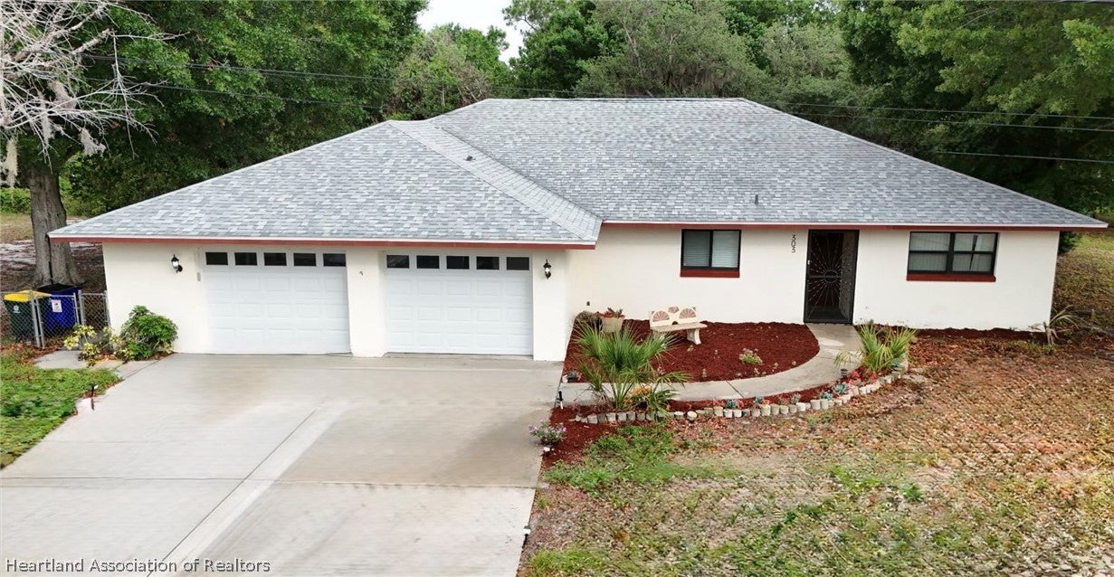 303 Waterway Ave, Lake Placid, FL 33852