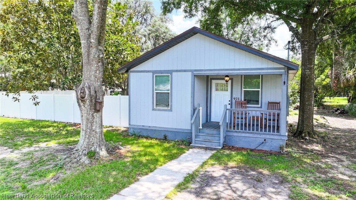 921 Winifred St, Avon Park, FL 33825