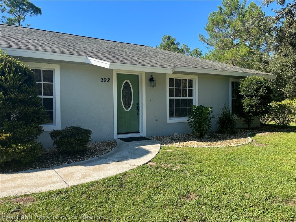 922 Breezy Rd, Lake Placid, FL 33852