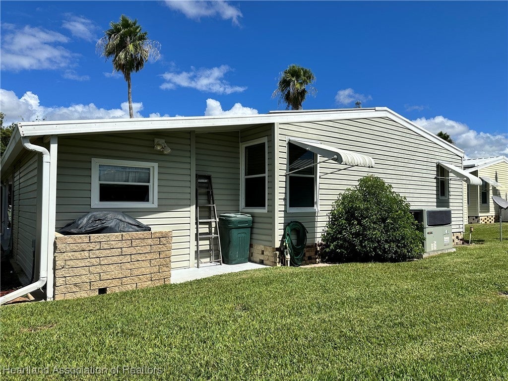 211 White Poplar Dr, Sebring, FL 33870 photo