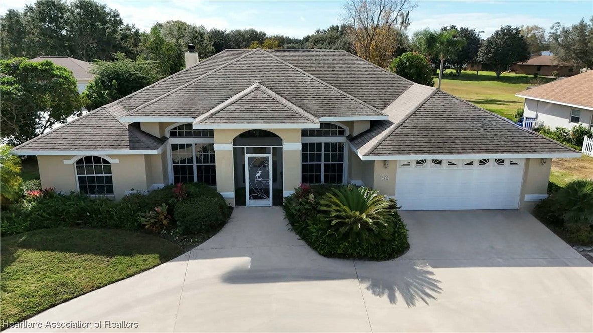 20 Meadowlake Cir, Lake Placid, FL 33852