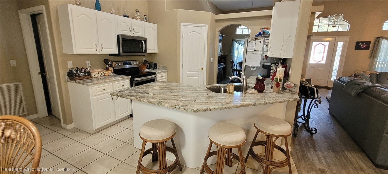 20 Meadowlake Cir, Lake Placid, FL 33852 photo