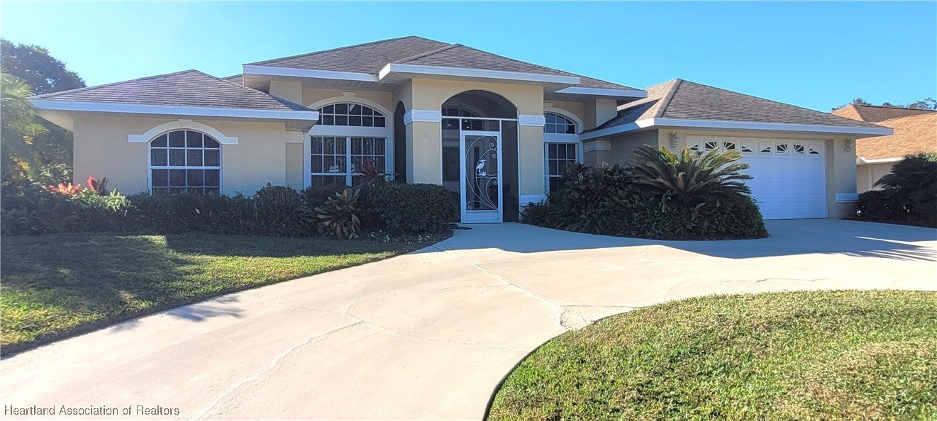 20 Meadowlake Cir, Lake Placid, FL 33852 photo