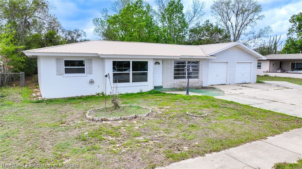 1115 Bellevue Ave, Sebring, FL 33870 photo