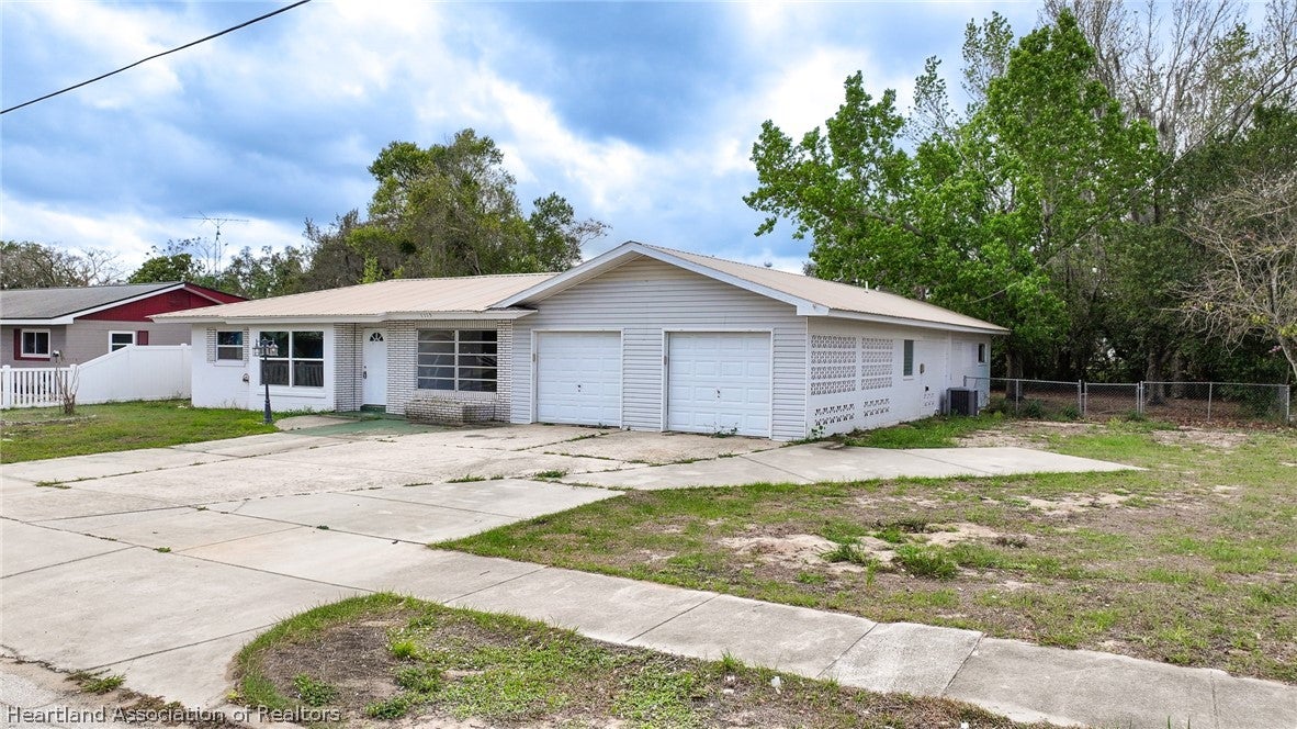 1115 Bellevue Ave, Sebring, FL 33870 photo