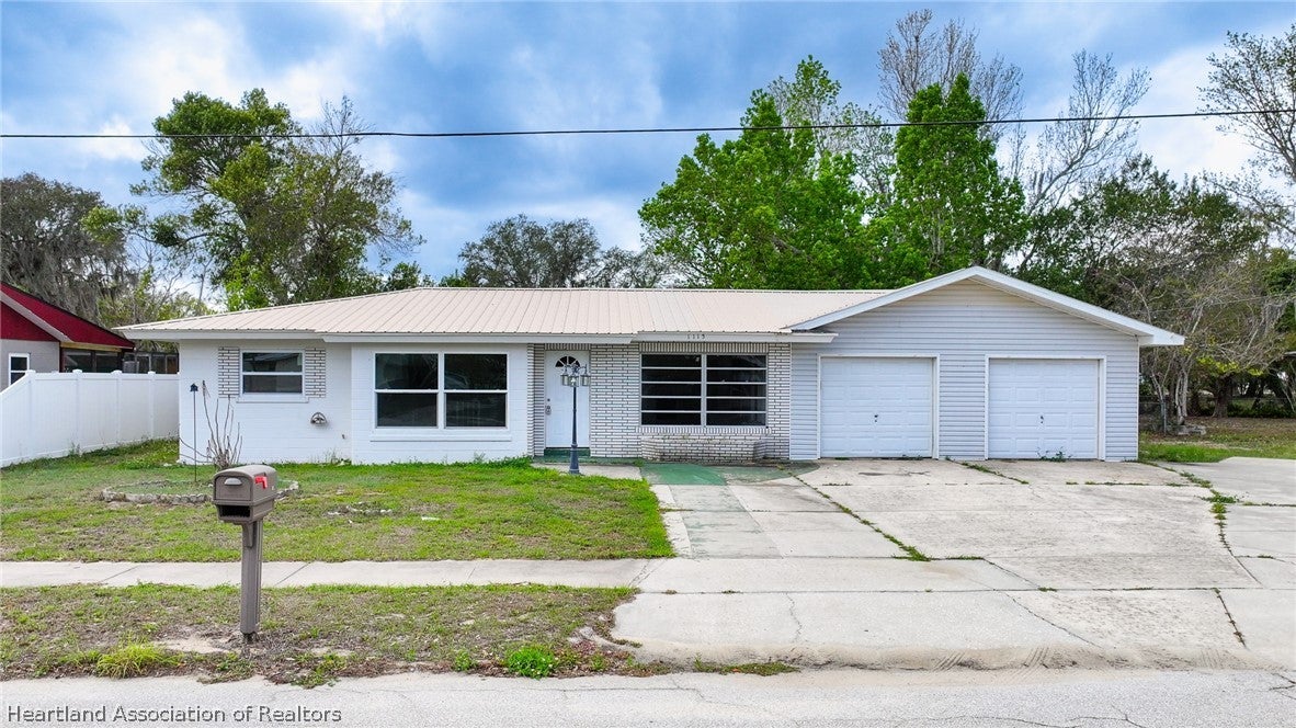 1115 Bellevue Ave, Sebring, FL 33870 photo