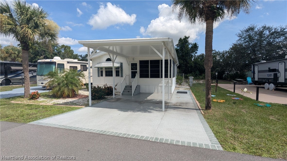 218 Shoreline Dr, Lake Placid, FL 33852
