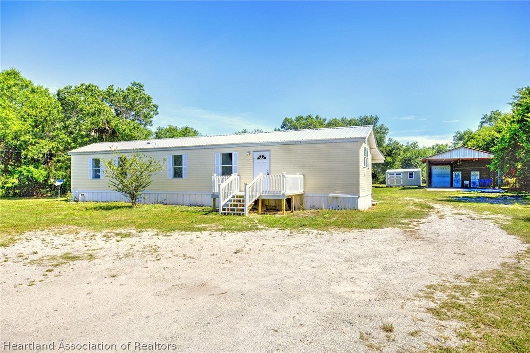 1824 Leisure Dr, Lorida, FL 33857