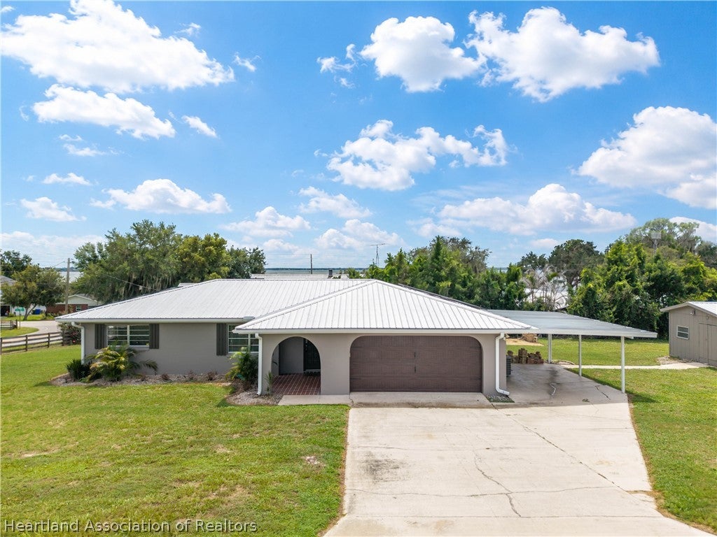 4 Mia Casa Ln, Lake Placid, FL 33852