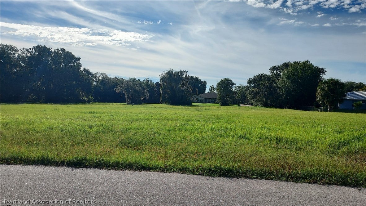 5728 Thunder Rd, Sebring, FL 33876 photo
