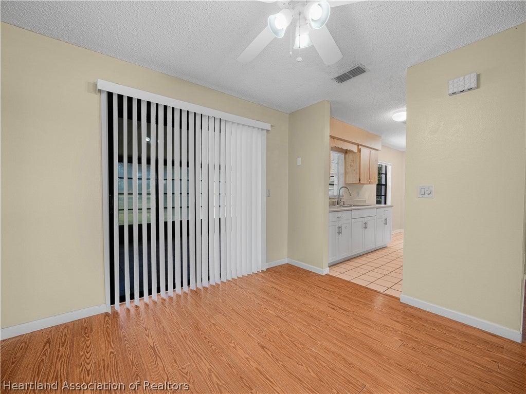 1205 Killarney Dr, Sebring, FL 33870 photo
